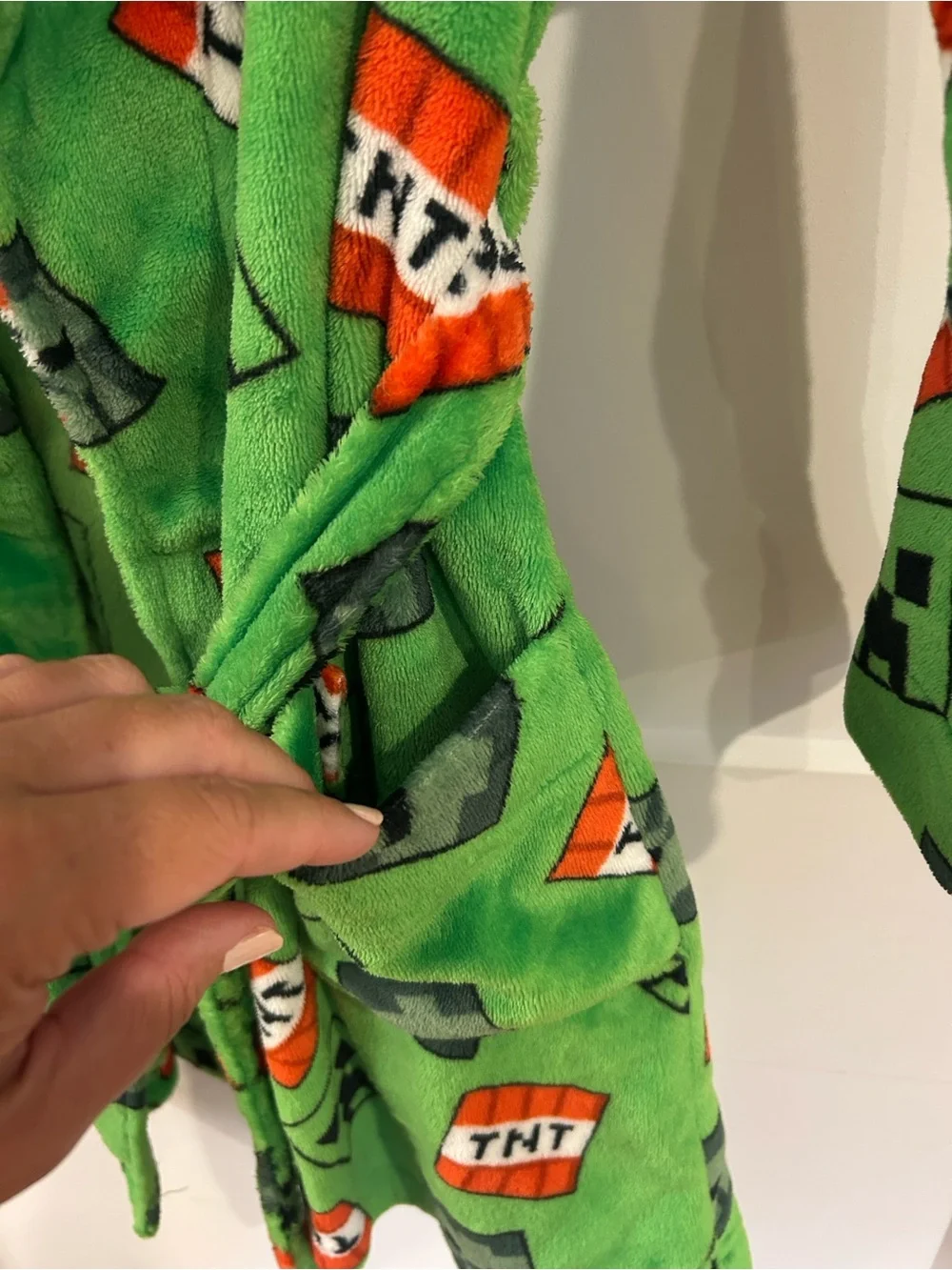 Kids Green Plush Robe with Creeper and TNT Print 🧨